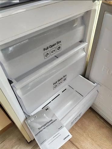 mini refrigerator: Холодильник Samsung, Двухкамерный, No frost — 3