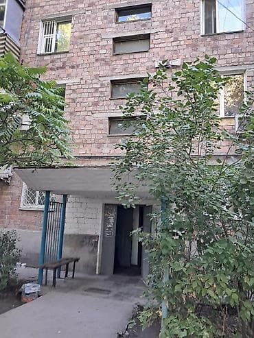 1 комната, 32 м², Аламединский рынок / базар Индивидуалка, 3 этаж, Старый ремонт — 2