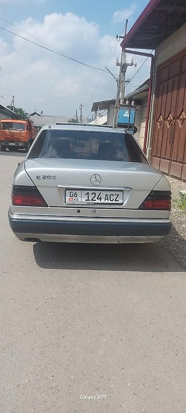 Транспорт: Mercedes-Benz W124: 1994 г., 2 л, Механика, Бензин, Седан — 6