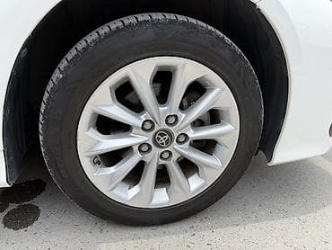 coroll: Toyota Corolla: 2022 г., 1.8 л, Автомат, Гибрид, Седан — 6