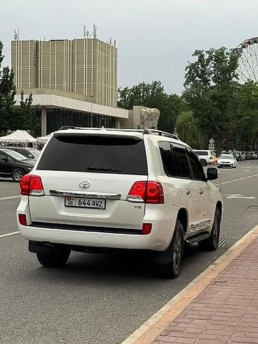 Транспорт: Toyota Land Cruiser: 2014 г., 4.6 л, Автомат, Бензин, Внедорожник — 5