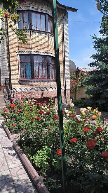 саутер: Продам дом 2 этажа с подвалом . Участок разделен на два участка — 1