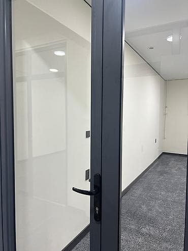 офис цокольный этаж: Аренда офисов, 67 м², В жилом комплексе, С отдельным сан узлом — 6