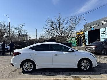 reno duster: Hyundai Elantra: 2018 г., 2 л, Автомат, Бензин, Седан — 4