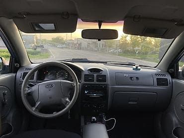 range rover 2003: Kia Rio: 2003 г., 1.3 л, Ручные, Бензин, Седан — 9