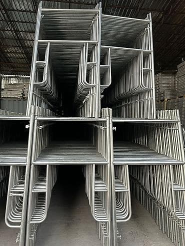 Готовые балясины: Металлические строительные леса и настилы (секции и трапы) - — 1