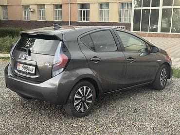 тойота приус с: Toyota Prius C: 2016 г., Гибрид, Хэтчбэк — 3