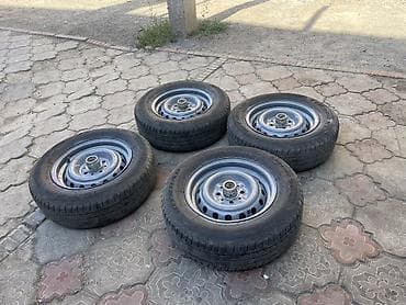электроника 5: Комплект из 4 автомобильных колёс в сборе: - Стальные штампованные — 1