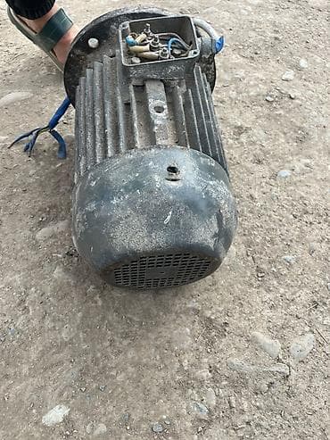 Электродвигатель асинхронный с фланцевым креплением - Тип: трёхфазный