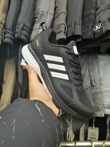 адидас мужской: Мужские кроссовки, 40, 40.5, 41, Adidas, Новый, цвет - Черный, Бесплатная доставка — 1