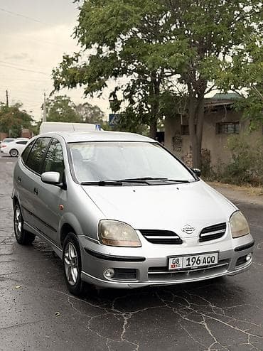 Nissan Almera Tino: 2001 г., 1.8 л, Механика, Бензин, Лифтбек — 2