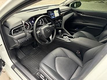 mini v: Toyota Camry: 2021 г., 2.5 л, Автомат, Гибрид, Седан — 6