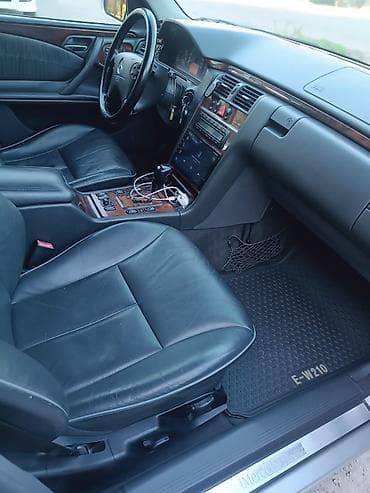 Mercedes-Benz E-Class: 2000 г., 2.6 л, Автомат, Газ, Седан — 3