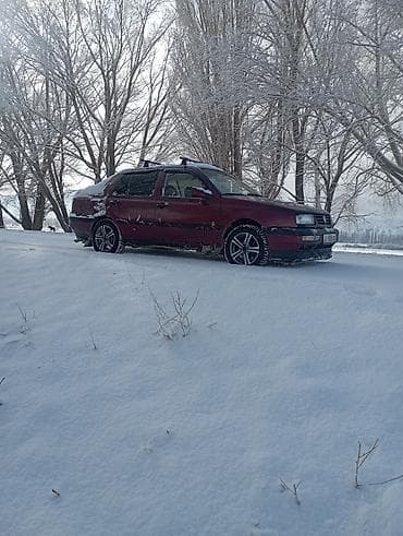 Продажа авто: Volkswagen Vento: 1993 г., Седан — 5