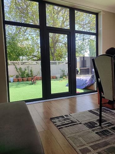 5000 сом кино: Продается дом на участке 18 соток, возле таможни Кордай, имеется — 1