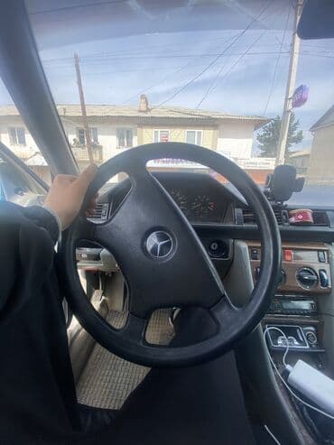 тнвд 1 9: Mercedes-Benz W124: 1989 г., 2.3 л, Механика, Бензин, Седан — 4