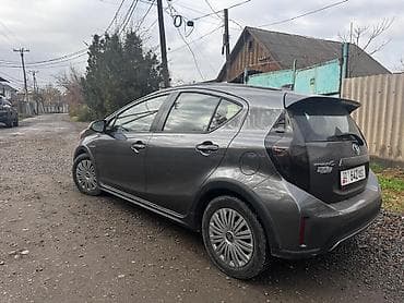 домик машина: Toyota Prius C: 2018 г., 1.5 л, Вариатор, Гибрид, Хэтчбэк — 2