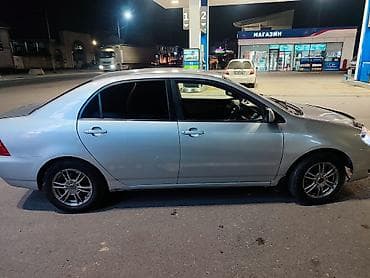 sprinter 315: Toyota Corolla: 2001 г., Бензин, Седан — 3