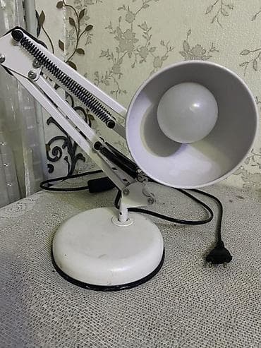 solutions upper: Настольная лампа на гибком рычажном кронштейне. - Корпус и абажур из — 1