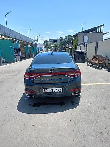 geely galaxy e5: Hyundai Grandeur: 2018 г., Автомат, Седан — 3