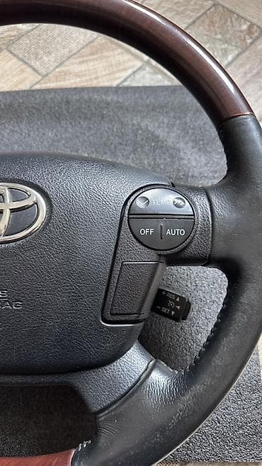 Детали салона: Руль Toyota Б/у, Оригинал — 2