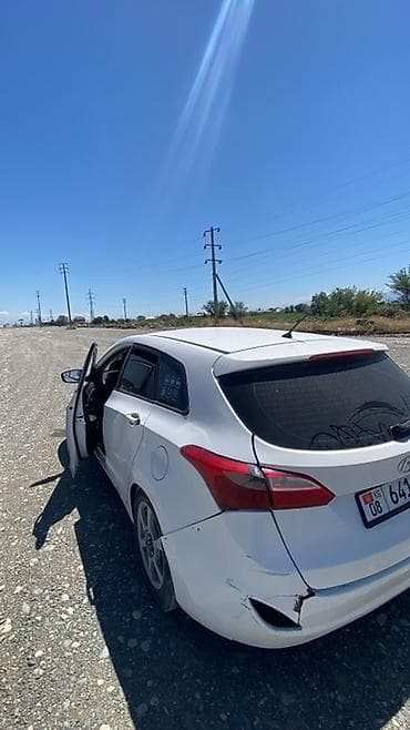 hundai i40: Hyundai i30: 2016 г., 1.6 л, Механика, Бензин, Универсал — 7