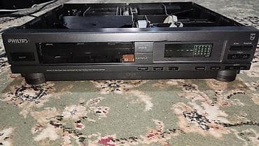 элт монитор: PHILIPS CD 230 made in Belgium, без пульта, нужен ремонт: диск крутит — 2