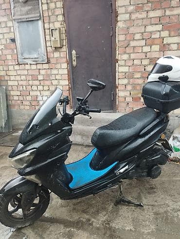 Мототехника: Макси-скутер 180 куб. см, Бензин, Колдонулган — 1