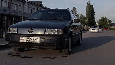 Volkswagen Passat Variant: 1993 г., 1.8 л, Механика, Бензин, Универсал