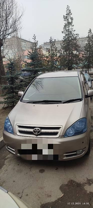 Toyota Ipsum: 2003 г., 2.4 л, Автомат, Бензин, Минивэн — 4