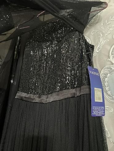 Вечернее длинное платье VATOZ, черного цвета. - Силуэт: прямой с at lalafo.kg Вечернее длинное платье VATOZ, черного цвета. - Силуэт: прямой с