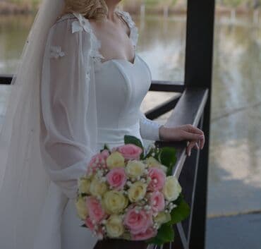 фата на девичник: Продаю платье.
Сшито на заказ, размер подойдёт 42-48 — 2