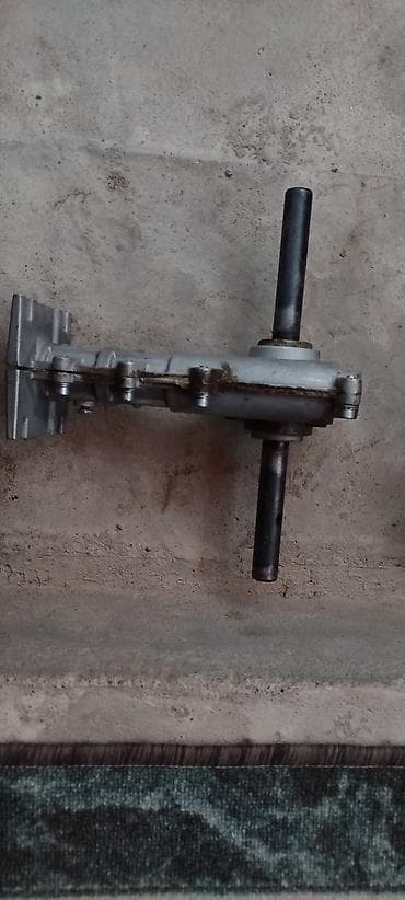 редуктор трактор: Фреза-окучник для мотоблока/культиватора - Узел с редуктором и валом — 6