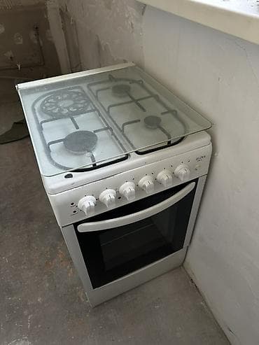 Комплект кухонной техники: 1) Газовая плита с духовкой - 4 конфорки