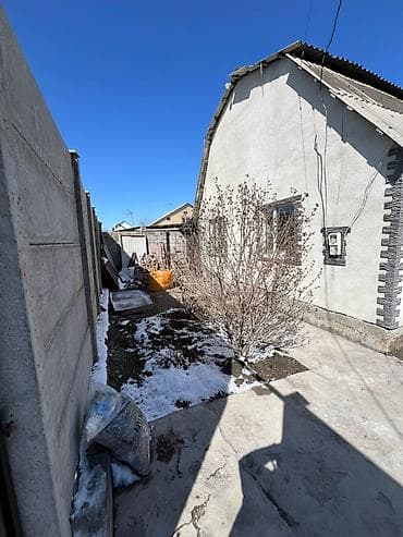 купить бытовку для дачи: Дом с участком - Отдельно стоящий одноэтажный дом с мансардным — 2