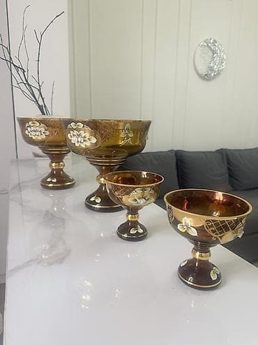 Жарык кылуу: Набор богемских фруктовниц и конфетниц ваз на ножке из цветного стекла — 3