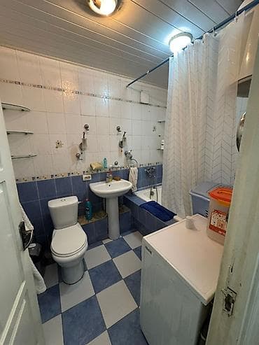 квартиры бишкек продаю: 3 комнаты, 65 м², 2 этаж, Старый ремонт — 4