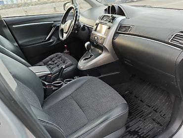 coroll: Toyota Verso: 2013 г., 1.8 л, Автомат, Бензин, Минивэн — 8