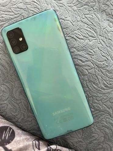 fold 3: Samsung Galaxy A51, бирюзовый цвет - Экран 6.5" Super AMOLED, вырез — 2
