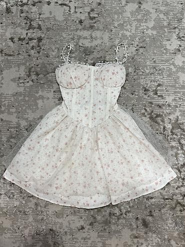 Платье корсетного кроя с цветочным принтом - Цвет: молочный/айвори с