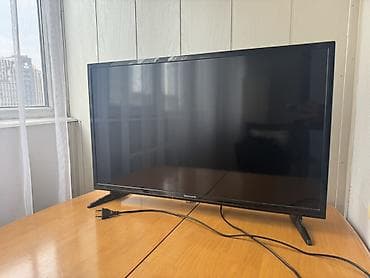 часы с экраном: Телевизор Skyworth, диагональ около 32" (80 см). Состояние — 2