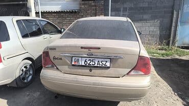 Ford Focus: 2000 г., 1.8 л, Механика, Бензиновая, Седан