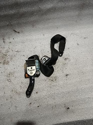 фиксатор ремня безопасности: Автомобильный инерционный ремень безопасности с преднатяжителем. - — 2