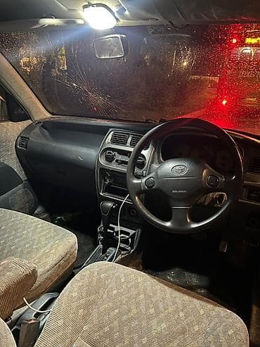 Toyota Duet: 2000 г., 1 л, Автомат, Бензин, Хэтчбэк — 5