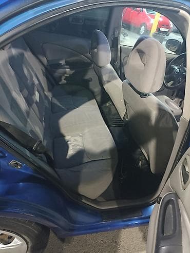 shadow line: Nissan Almera: 2001 г., Ручные, Бензин, Седан — 6