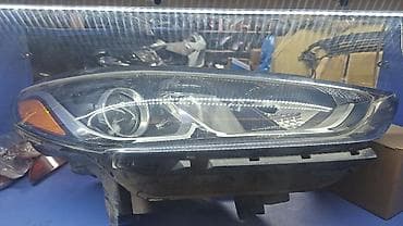 Передняя левая фара Ford