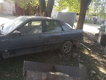 Audi 100: 1988 г., Седан — 1