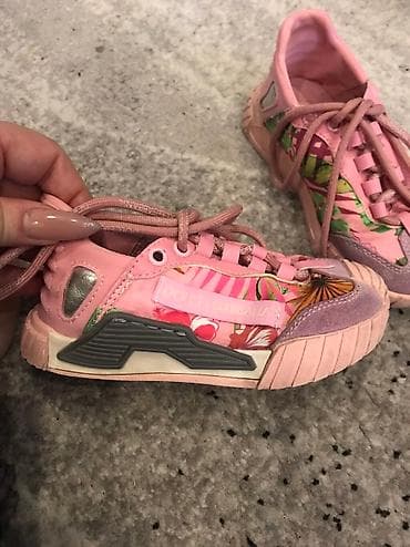 Джинсы и брюки: Продаю кроссовки Оригинал dolce gabanna состояние идеал.Брали дорого — 3