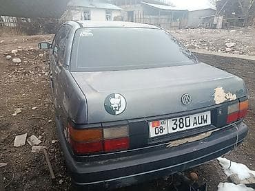 Volkswagen: Volkswagen Passat: 1990 г., Седан — 1