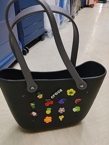 сумка crocs: Сумка Crocs из EVA с декоративными Jibbitz-аксессуарами. - Материал — 1